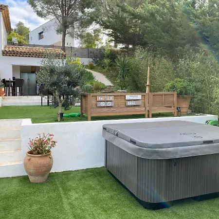 Проживание в семье Homestay Bormes *