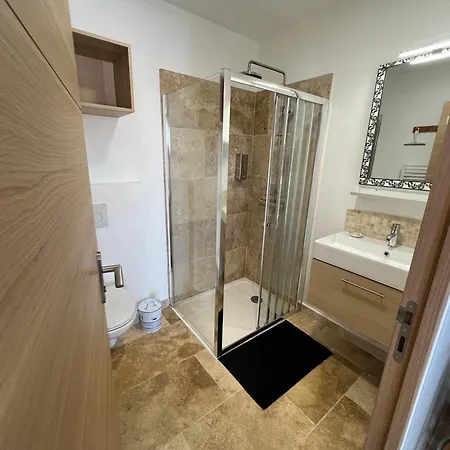Проживание в семье Homestay Bormes *